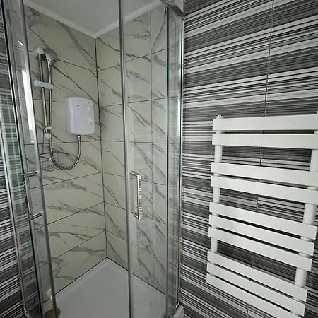 Quest Fulfiller - Near General Hospital, Free Parking & Garden Apartment Southampton Exterior photo