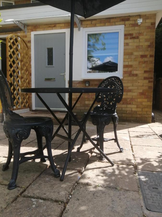 Quest Fulfiller - Near General Hospital, Free Parking & Garden Apartment Southampton Exterior photo