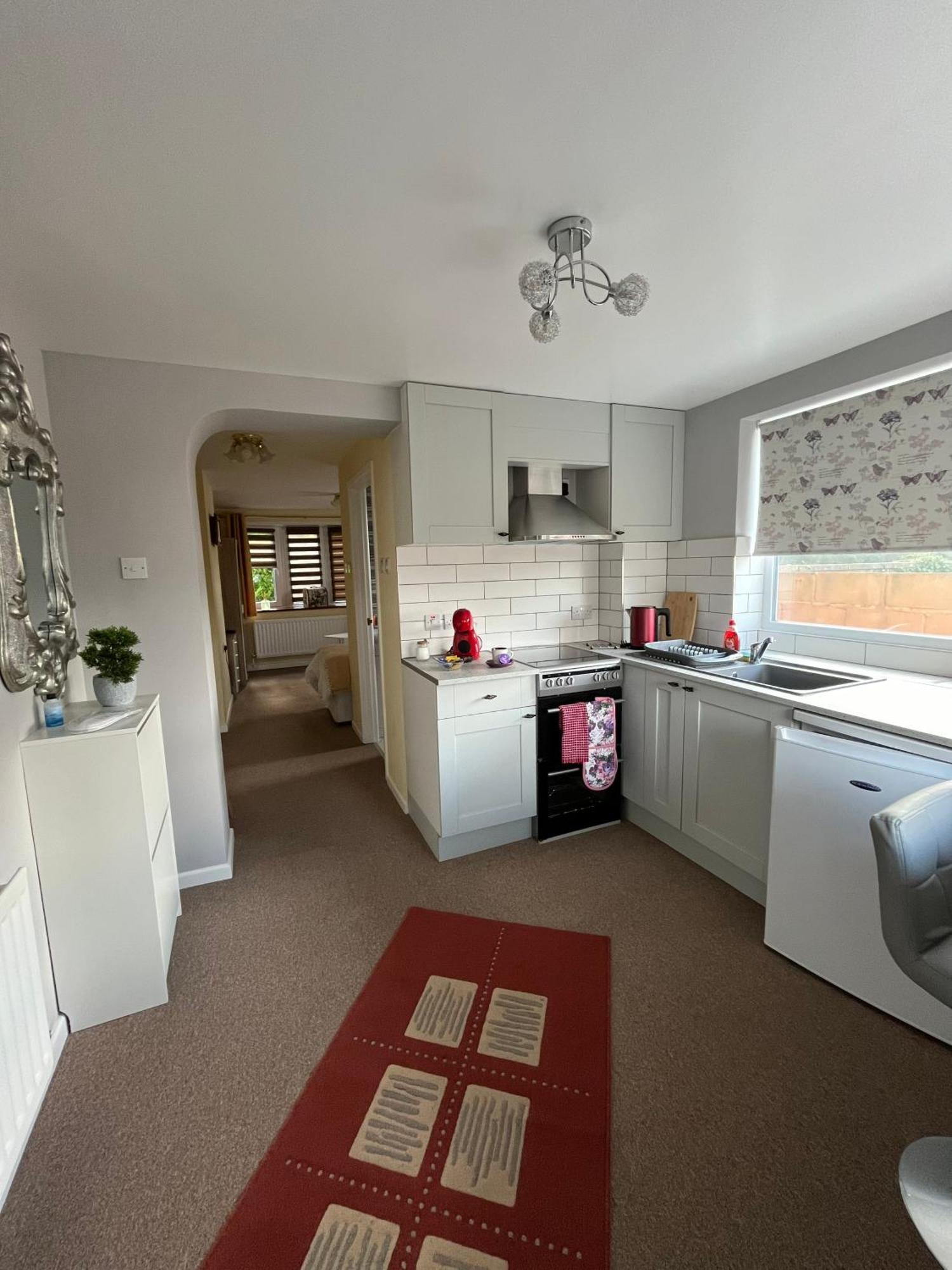 Quest Fulfiller - Near General Hospital, Free Parking & Garden Apartment Southampton Exterior photo